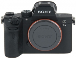 Фотоаппарат Sony Alpha A7 III черный 24.2Mpix 3 4K WiFi FE 28-70мм F3.5-5.6 OSS NP-FW50