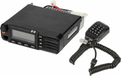 Рация Comrade R90 UHF 199кан. до 50км компл.:1шт автомоб. черный (13452)