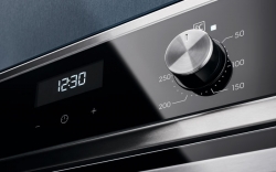 Духовой шкаф Электрический Electrolux EOF5H40BX черный/нержавеющая сталь