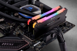 Память DDR4 2x16Gb 3600MHz Corsair CMW32GX4M2D3600C18 Vengeance RGB Pro RTL Gaming PC4-28800 CL18 DIMM 288-pin 1.35В