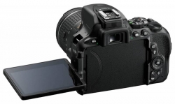 Зеркальный Фотоаппарат Nikon D5600 черный 24.2Mpix 18-55 VR AF-P f/3.5-5.6G 3 1080p Full HD SDXC Li-ion